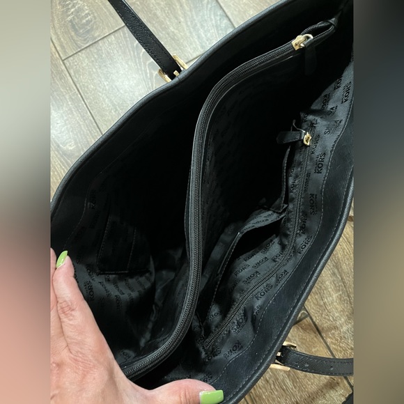 Micheal Kors large black leather shoulder tote bag - Picture 7 of 16